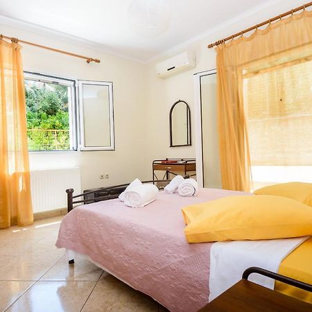 Maki'S Residence อาร์กอสโตลี ภายนอก รูปภาพ