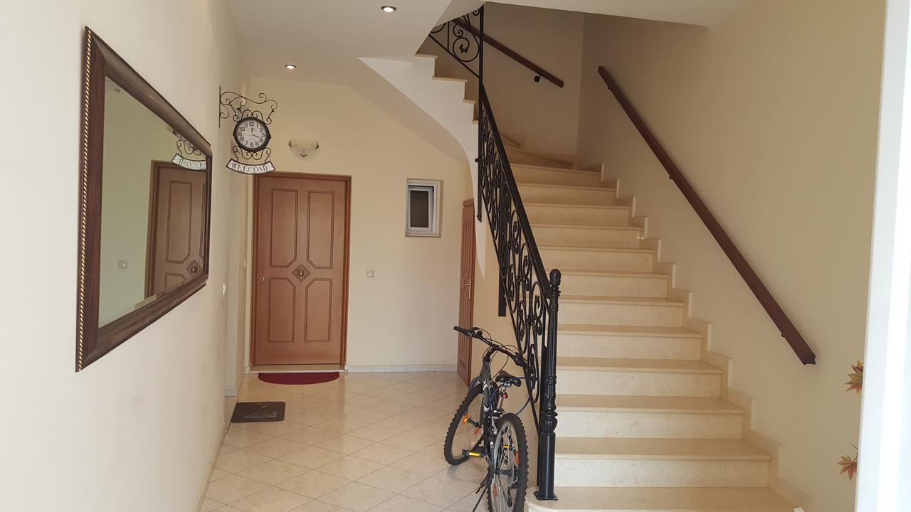Maki'S Residence อาร์กอสโตลี ภายนอก รูปภาพ